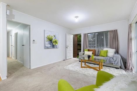 Photo of property in 5 Newington Road, Henderson, Auckland, 0612