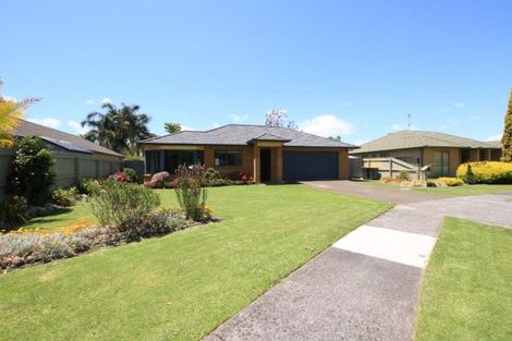 Photo of property in 24 Glencalder Place, Wattle Downs, Auckland, 2103