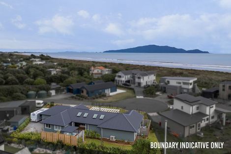 Photo of property in 6 Arapipi Way, Peka Peka, Waikanae, 5391