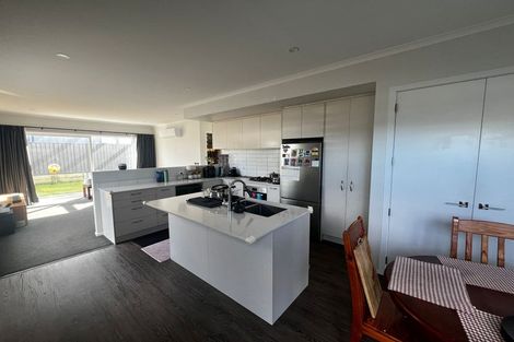 Photo of property in 14 Hokioi Drive, Kenepuru, Porirua, 5022