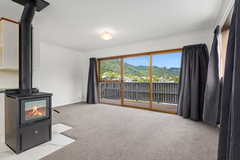 Photo of property in 2-1a Leicester Street, Picton, 7220
