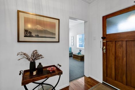 Photo of property in 86 Tukapa Street, Westown, New Plymouth, 4310