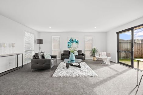 Photo of property in 12 Freeville Place, New Brighton, Christchurch, 8083
