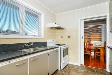 Photo of property in 420 Old Te Atatu Road, Te Atatu Peninsula, Auckland, 0610