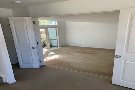Photo of property in 6 Nile Road, Kelston, Auckland, 0602