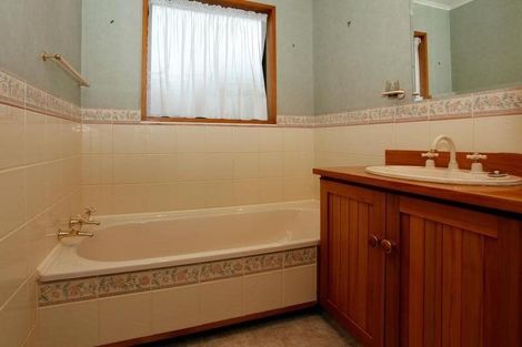 Photo of property in 7 Cherrywood Place, Redwood, Christchurch, 8051