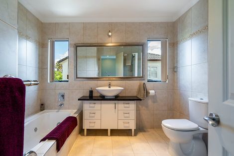 Photo of property in 8a Lupetti Rise, West Harbour, Auckland, 0618