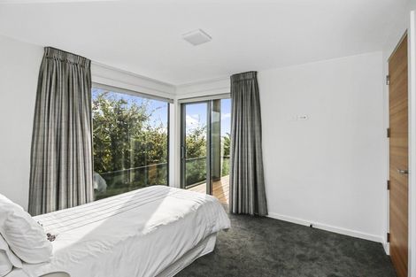 Photo of property in 10 Convent Road, Bluff Hill, Napier, 4110