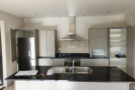 Photo of property in 27c Tamaki Bay Drive, Pakuranga, Auckland, 2010
