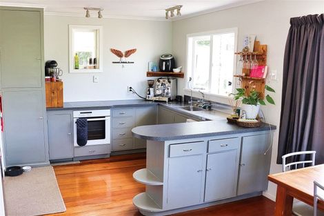 Photo of property in 28 Domain Road, Waipawa, 4210