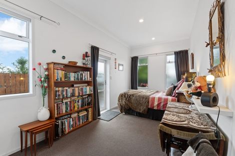 Photo of property in 373 Broadway, Stratford, 4332