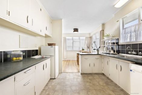 Photo of property in 131a Apu Crescent, Lyall Bay, Wellington, 6022