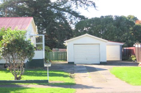 Photo of property in 35 Christmas Road, Manurewa, Auckland, 2102