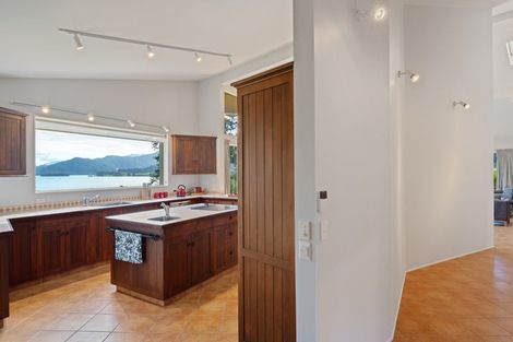 Photo of property in 5564 Kenepuru Road, Waitaria Bay, Picton, 7282