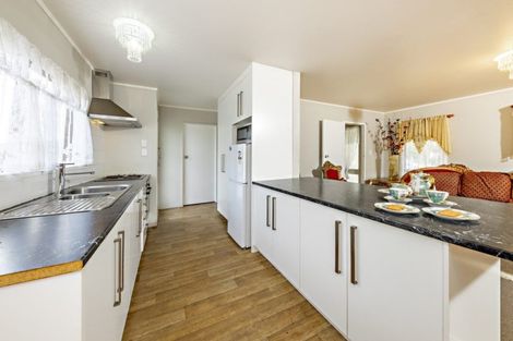 Photo of property in 81 John Walker Drive, Manurewa, Auckland, 2102