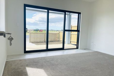 Photo of property in 46 Auranga Drive, Karaka, 2113