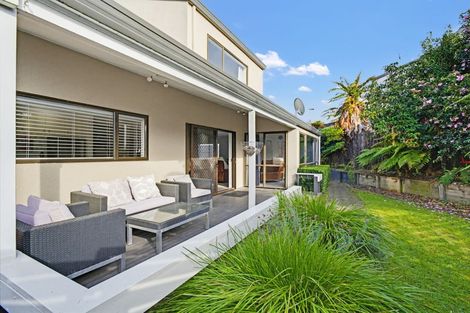 Photo of property in 74b Grand Vue Road, Kawaha Point, Rotorua, 3010