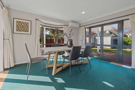 Photo of property in 6 Fencourt Place, Rototuna North, Hamilton, 3210
