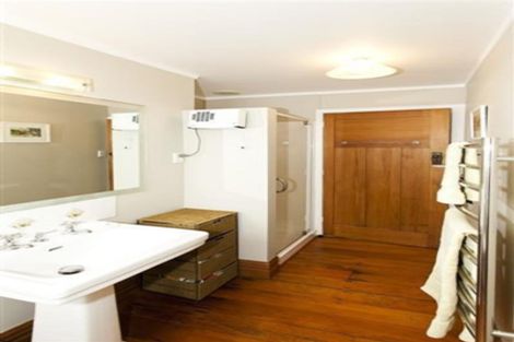Photo of property in 10 Garden Terrace, Devonport, Auckland, 0624