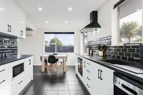 Photo of property in 28 Shetland Street, Woolston, Christchurch, 8062