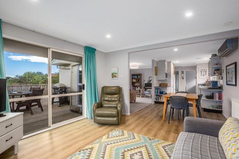 Photo of property in 96 Leeward Drive, Whitby, Porirua, 5024