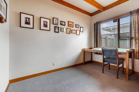 Photo of property in 1/2 Edwards Avenue, Henderson, Auckland, 0610