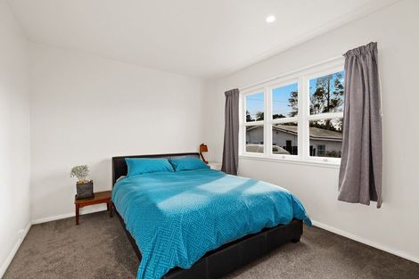 Photo of property in 24 Woodside Road, Massey, Auckland, 0614