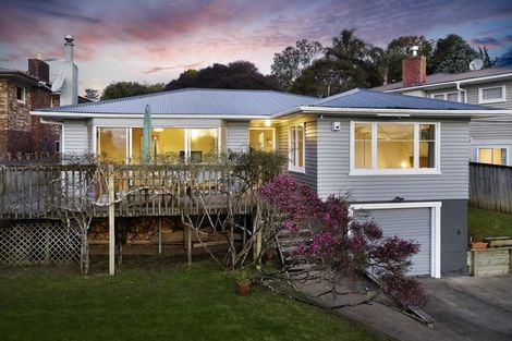 Photo of property in 23 Highland Avenue, Titirangi, Auckland, 0604