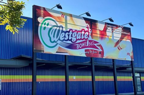 Photo of property in 13 Helleur Road, Massey, Auckland, 0614