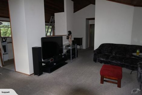 Photo of property in 11 Firle Place, Green Bay, Auckland, 0604