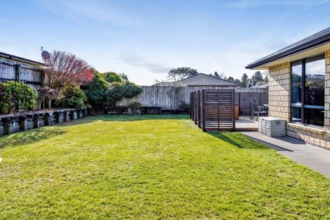 Photo of property in 21 Montague Grove, Stratford, 4332