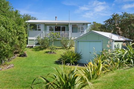 Photo of property in 3 Arthur Street, Waikawa Beach, Manakau, 5573