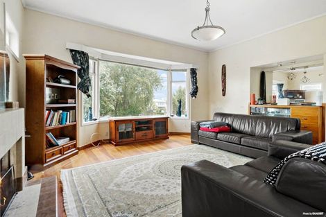 Photo of property in 120 Hutchinson Avenue, New Lynn, Auckland, 0600