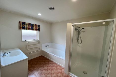 Photo of property in 8b Oakwood Place, Pukekohe, 2120