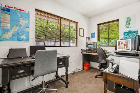Photo of property in 48 Te Atatu Road, Te Atatu South, Auckland, 0610