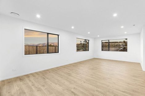 Photo of property in 6 Lake Mckay Drive, Luggate, 9382