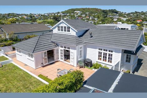 Photo of property in 15 Lucknow Terrace, Khandallah, Wellington, 6035