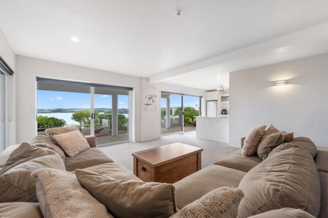 Photo of property in 1/121 Pah Road, Cockle Bay, Auckland, 2014