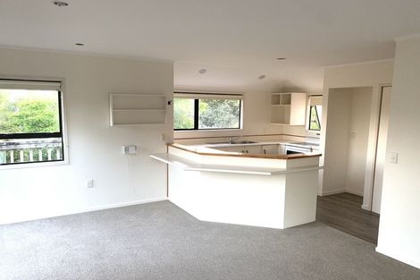 Photo of property in 3 Fayette Place, Te Atatu South, Auckland, 0610