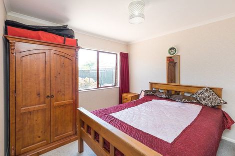 Photo of property in 14 Montana Way, Milson, Palmerston North, 4414