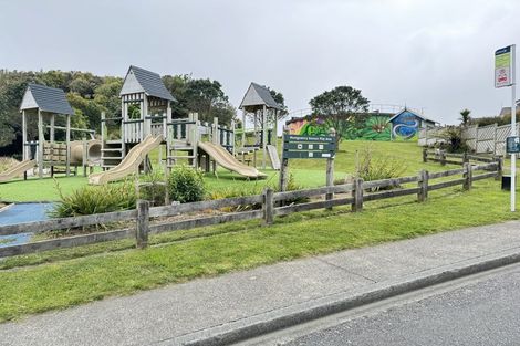 Photo of property in 16 Cathie Place, Karori, Wellington, 6012