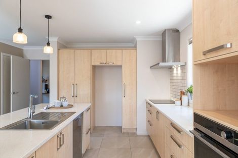 Photo of property in 2 Yeats Grove, Trentham, Upper Hutt, 5018