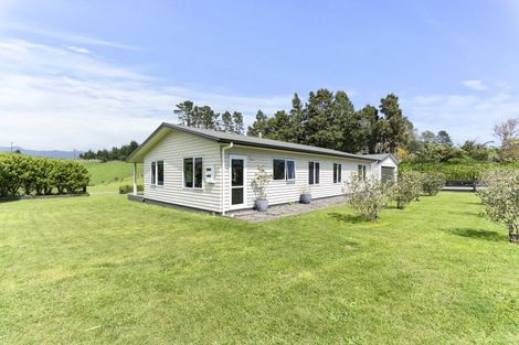 Photo of property in 489a Barrett Road, Omata, New Plymouth, 4374