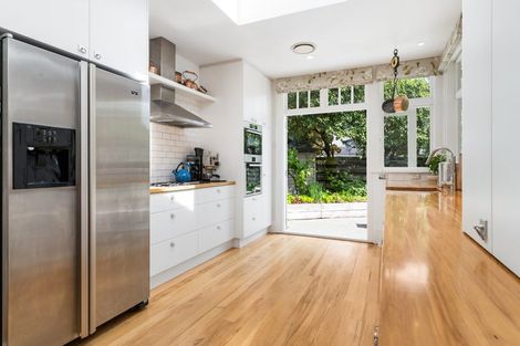 Photo of property in 11 Idris Road, Fendalton, Christchurch, 8052