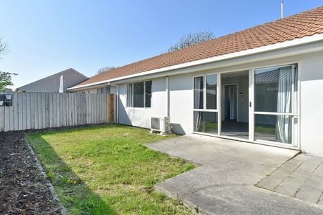 Photo of property in 3/2 Broadbent Street, Riccarton, Christchurch, 8041