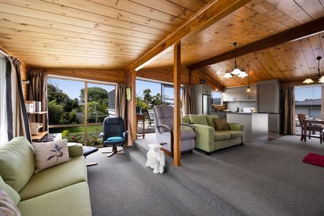 Photo of property in 7 Karaka Street, Hawera, 4610