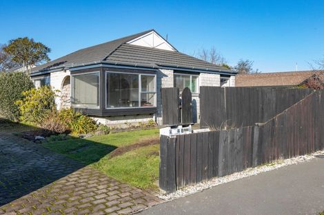 Photo of property in 48 Chipping Lane, Redwood, Christchurch, 8051