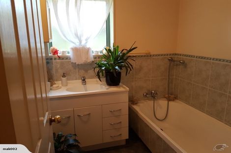 Photo of property in 1/46 Lyttelton Avenue, Forrest Hill, Auckland, 0620