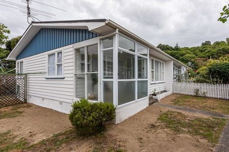 Photo of property in 13f3 Luckie Street, Tawa, Wellington, 5028