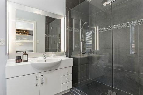Photo of property in 61 Palmerston Road, Birkenhead, Auckland, 0626